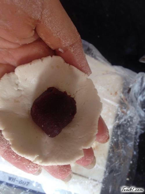 【豆沙芝麻团】