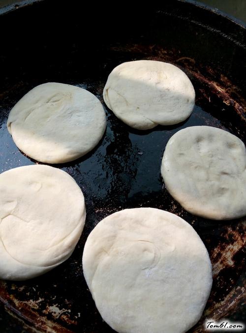 【自做发面小饼】