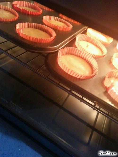 【海绵杯子蛋糕】