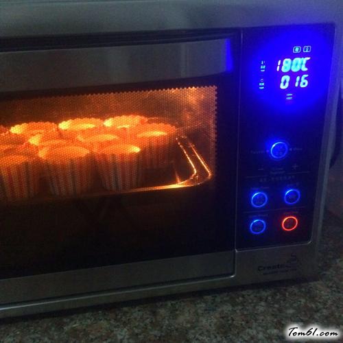 【蜂蜜纸杯蛋糕】