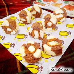 沙拉肉松双色海绵蛋糕卷的做法