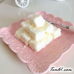 椰丝牛奶小方糕的做法