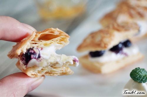 【迷你拿破仑酥（蓝莓）】