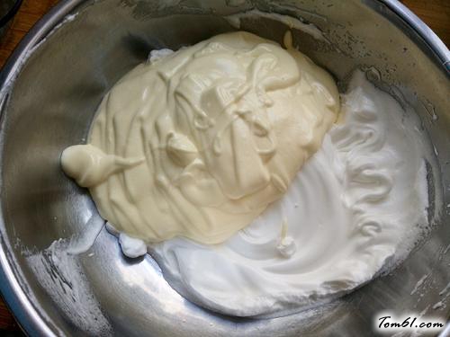 【沙拉肉松双色海绵蛋糕卷】