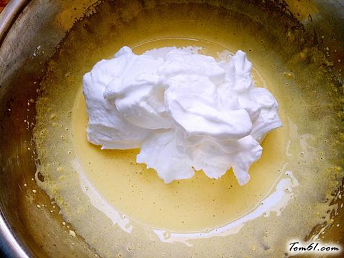 【沙拉肉松双色海绵蛋糕卷】