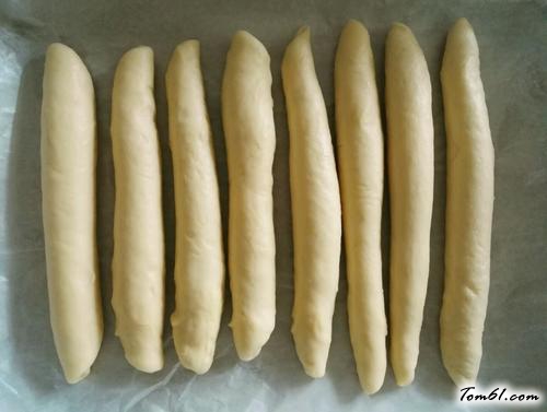 【奶酥粒排包】