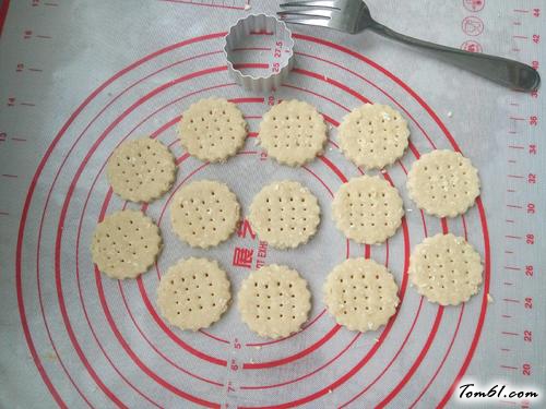 【高纤维粗粮饼干】