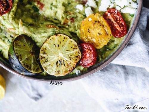 【烤圣女果鳄梨莎莎酱】