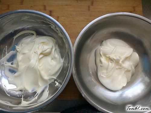 【沙拉肉松双色海绵蛋糕卷】