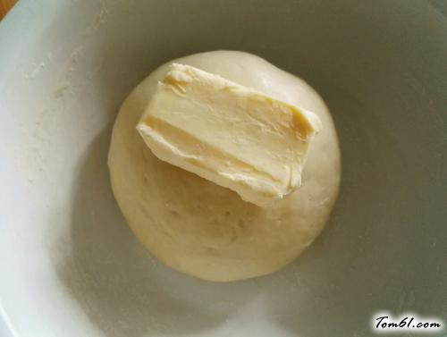 【奶酥粒排包】