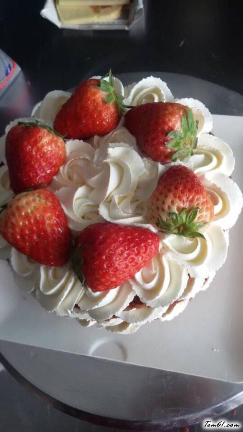 【草莓裸蛋糕】