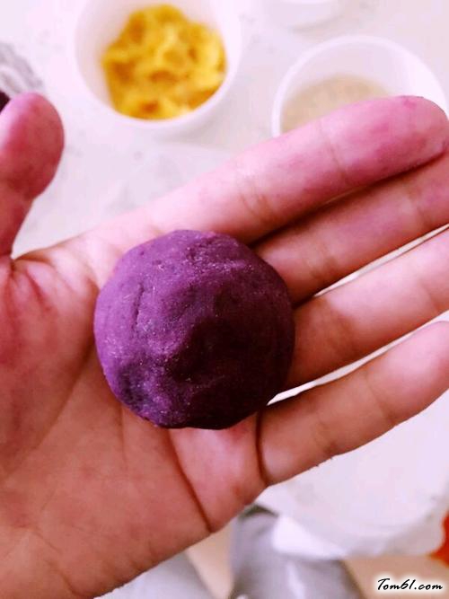 【椰蓉紫薯球】