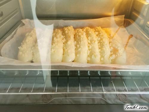 【奶酥粒排包】