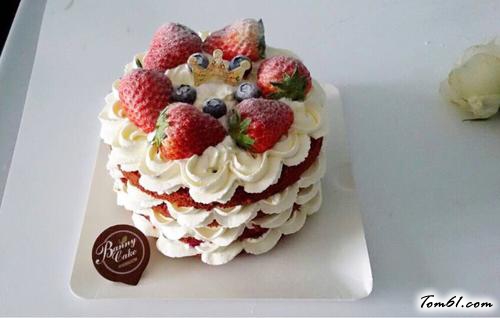 【草莓裸蛋糕】