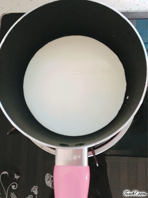 【椰丝牛奶小方糕】