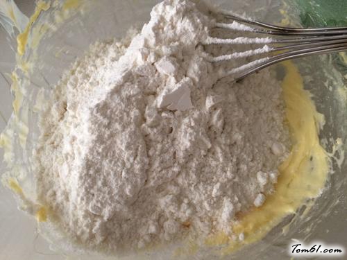 【蛋奶果酱小酥】