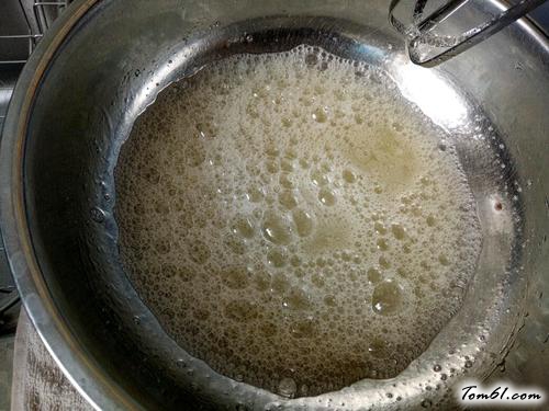 【沙拉肉松双色海绵蛋糕卷】