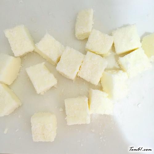 【椰丝牛奶小方糕】