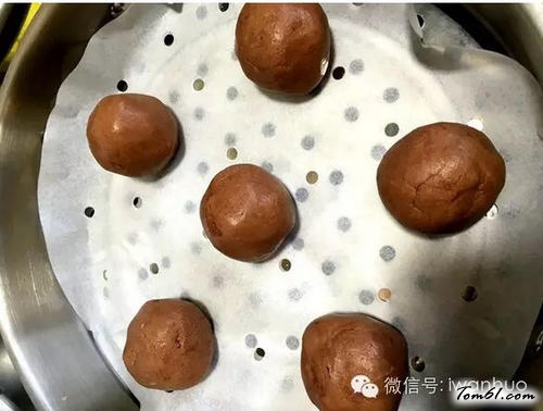 【又大又软还会爆浆的全家欢甜品 巧克力糯米滋】