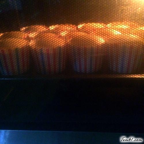 【蜂蜜纸杯蛋糕】