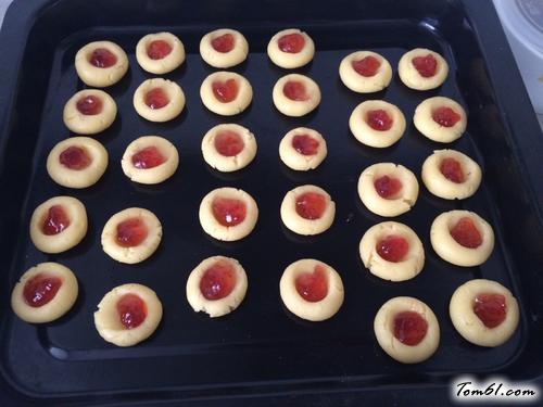 【蛋奶果酱小酥】