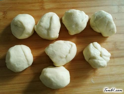 【奶酥粒排包】