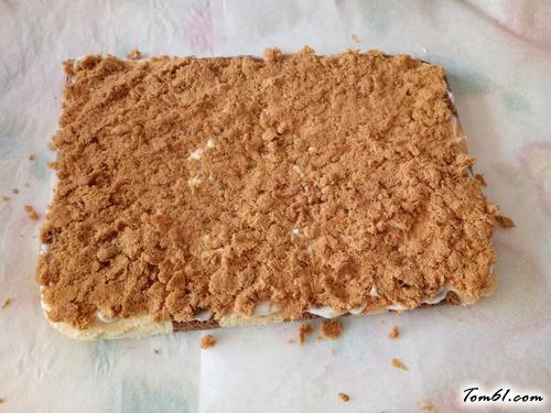 【沙拉肉松双色海绵蛋糕卷】