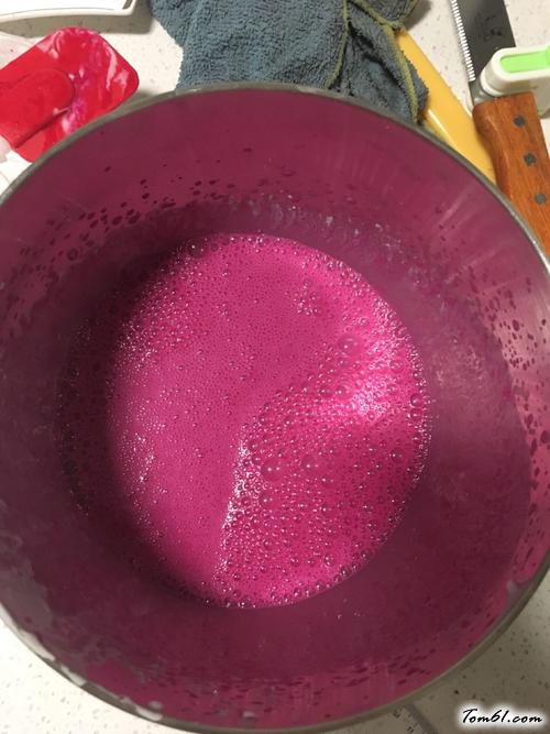 【♥️火龙果慕斯蛋糕】