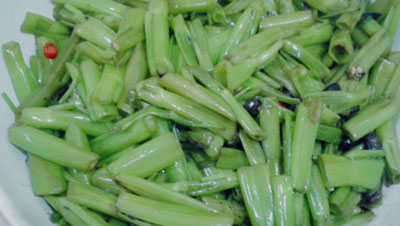 豆豉素炒空心菜梗，空心菜梗的美味家常吃法