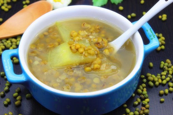 西瓜皮绿豆糖水，清热解暑赶快学一学把！