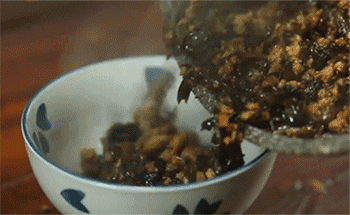 【酸辣米线】捞出肉末