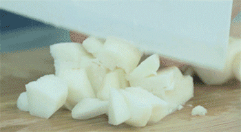 【马蹄南瓜泥】食材切块