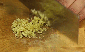 【素面筋扒菜心】姜切末
