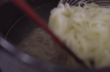 【葱油面】捞面条