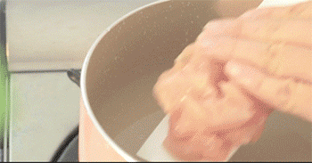 【苹果鸡肉烩】焯水