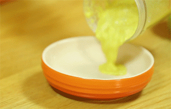 【鲜橙烤鸡腿】倒出柠檬泥