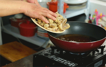 【紫金凤爪】加入鸡爪