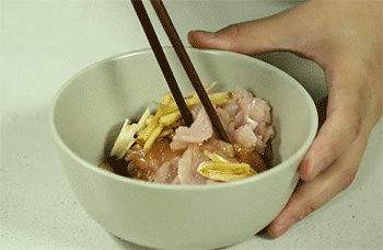 【豆腐焖豆角】搅拌腌制