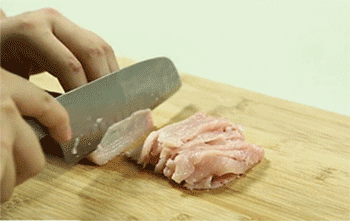 【豆腐焖豆角】切猪肉片