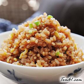 酱油炒饭的做法