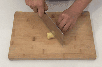 【茶树菇老鸭汤】姜