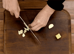 【小黄鱼豆腐汤】蒜