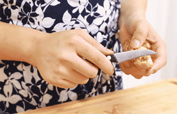 【炖鸡汤】切片