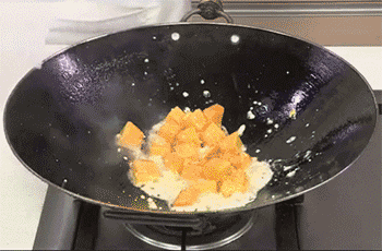 【蛋黄焗南瓜】焖煮