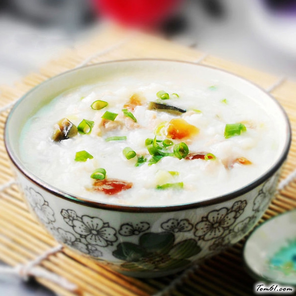 皮蛋瘦肉粥的做法