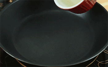 【茄汁龙利鱼】倒油