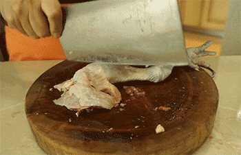 【清炖鸡汤】切鸡