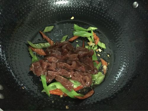 【双椒炒牛肉】