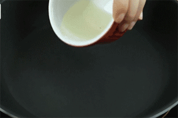 【茄汁龙利鱼】放油