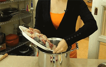 【清炖鸡汤】鸡肉入锅